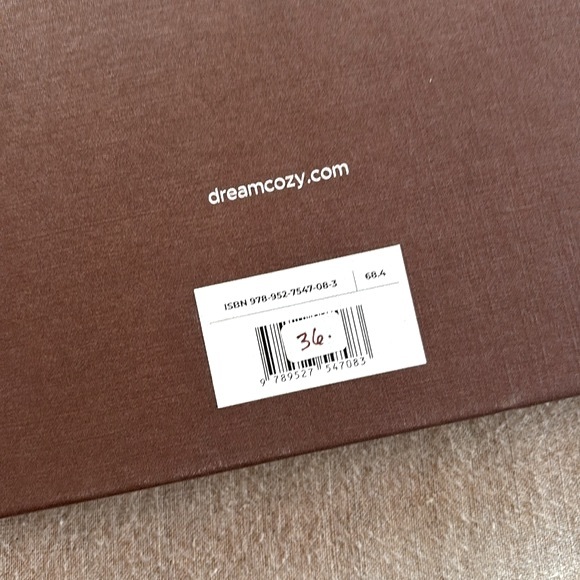 NWT Iconic Atelier Decor Book - Picture 3 of 13